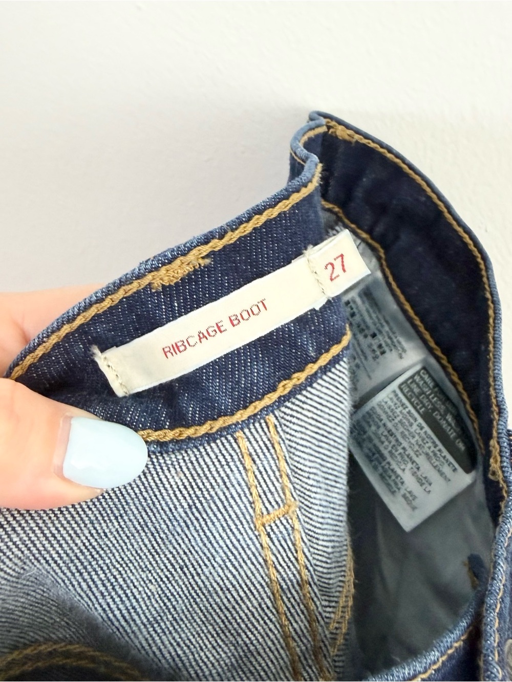Levi’s Ribcage Boot High Rise Dark Wash Jeans Women’s 27 Flare Stretch Denim - Picture 5 of 6